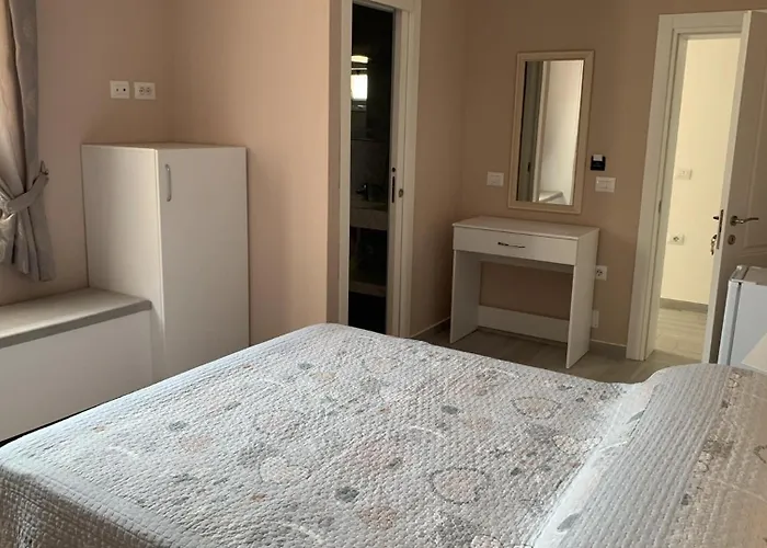 Meri Pensionat Vlorë